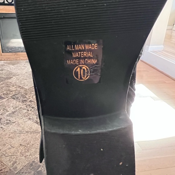 SODA Black Ankle Boots - Picture 3 of 4